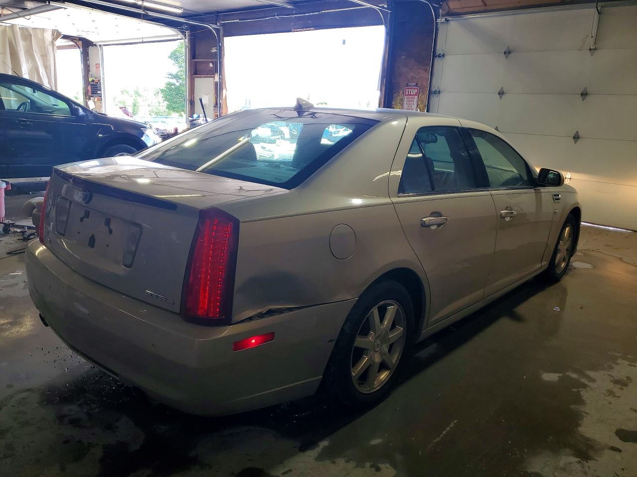 Cadillac STS