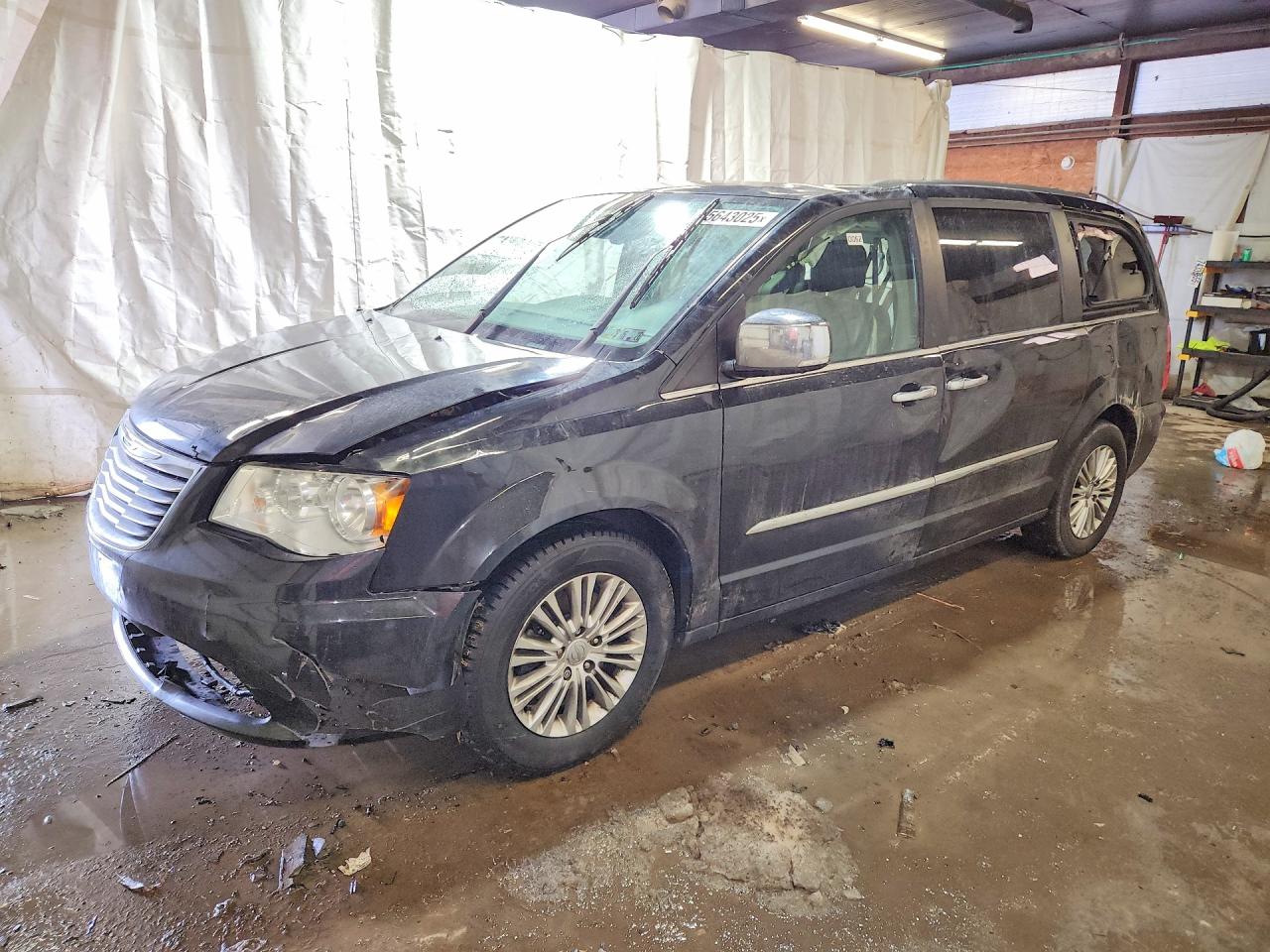 Salvage Chrysler Minivan Image