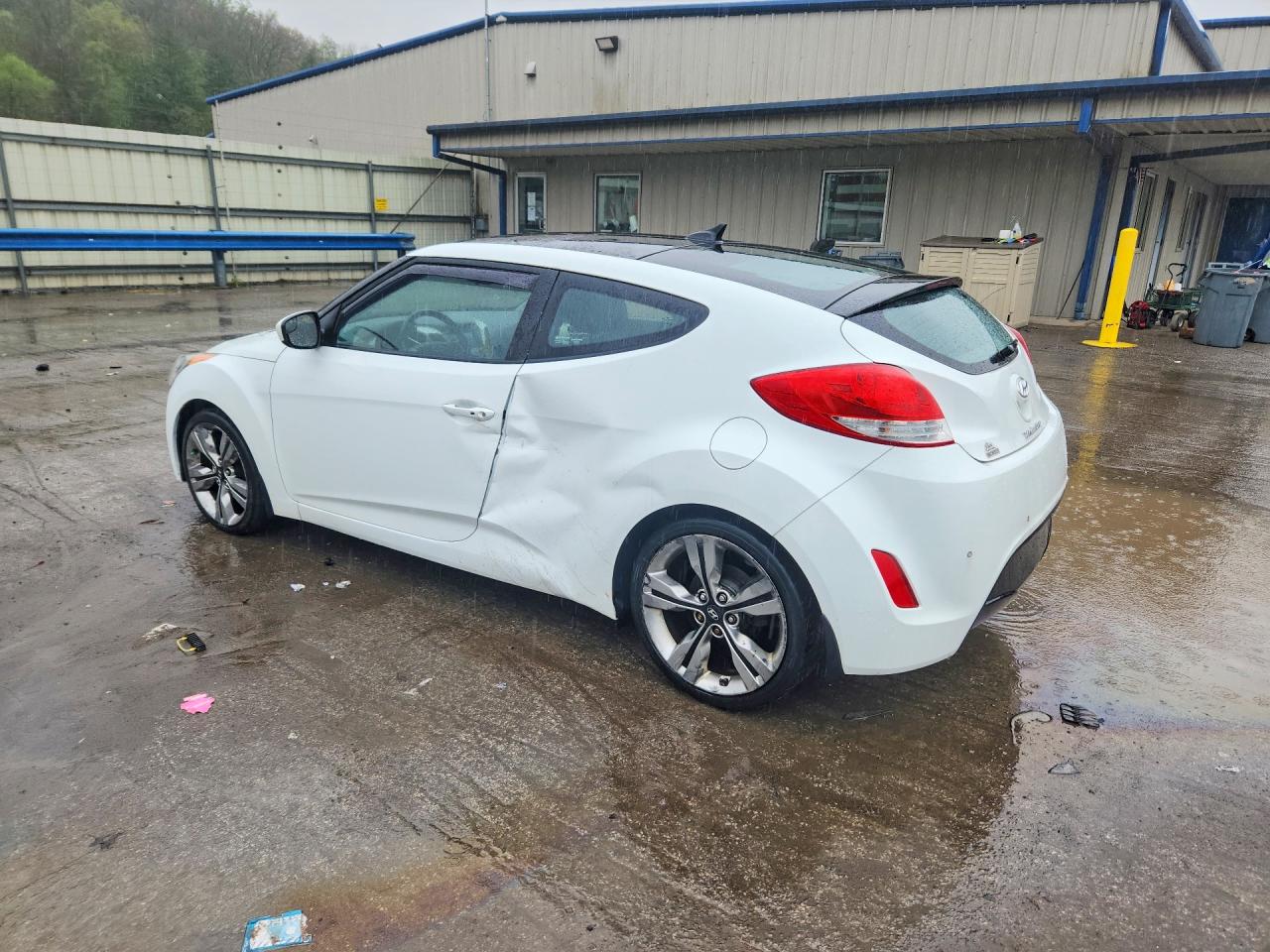 Hyundai VELOSTER Base