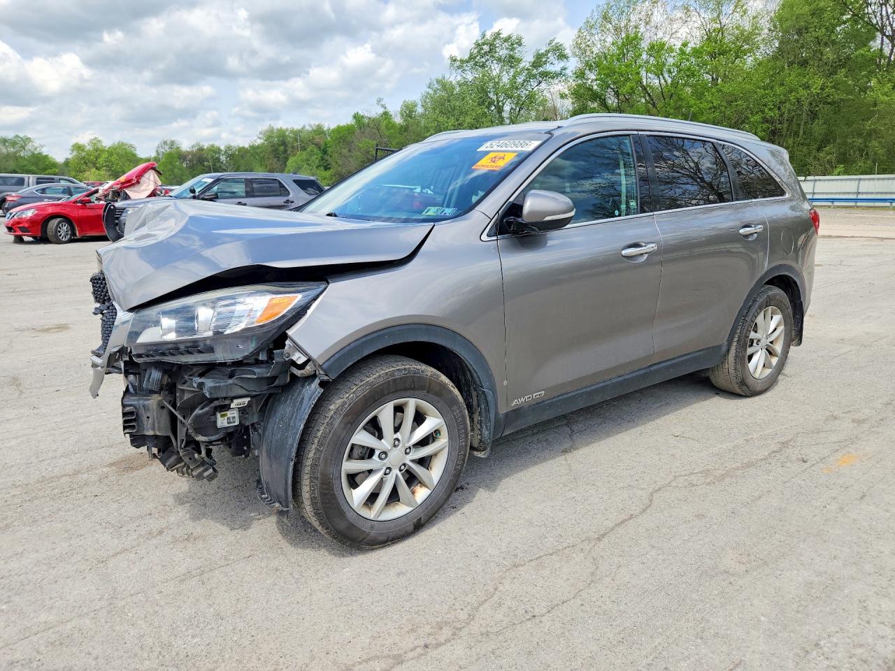 Salvage Kia Sorento Image
