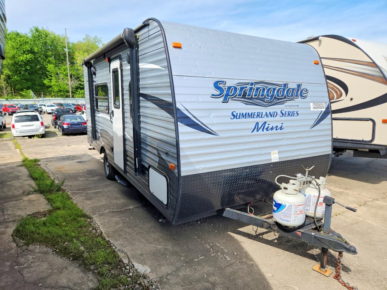 Salvage Keystone Trailers Image