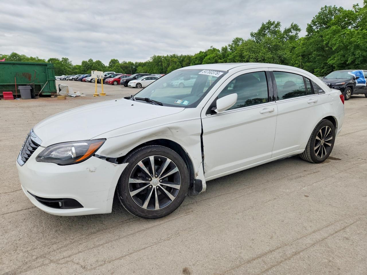 Salvage Chrysler 200 Image