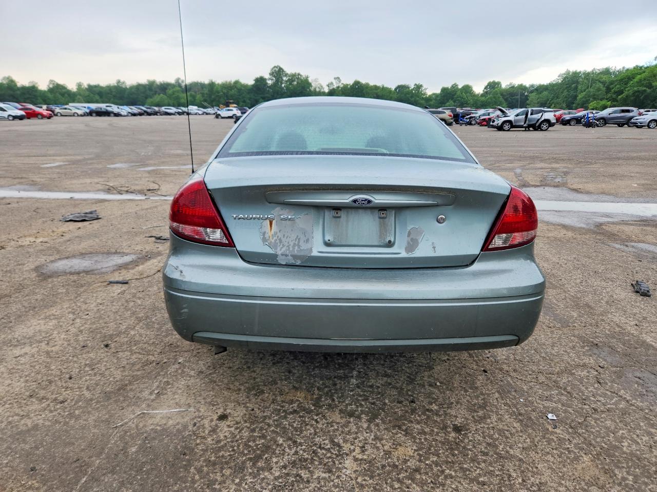 Ford Taurus Se