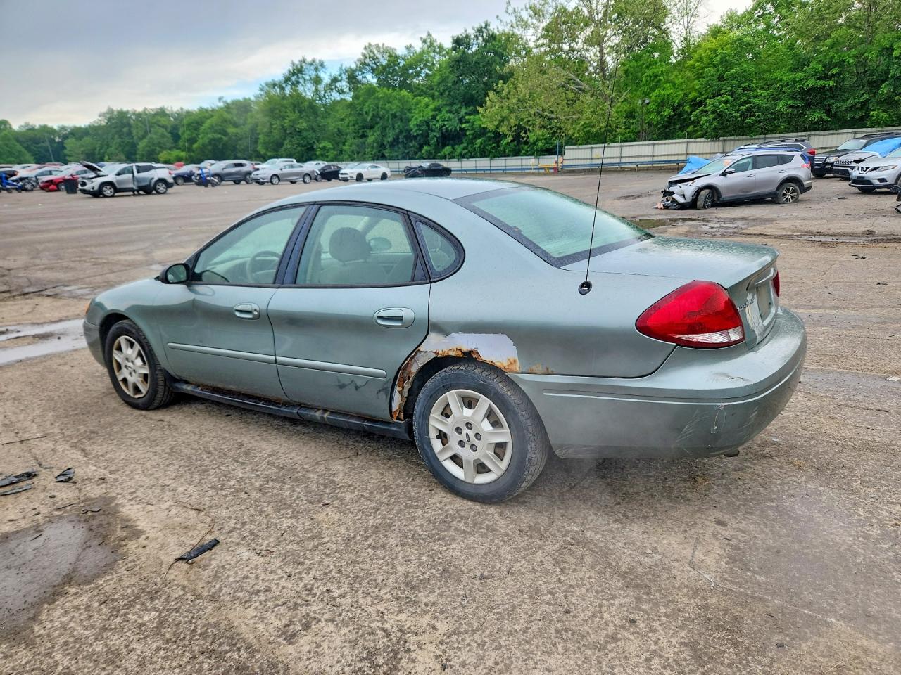 Ford Taurus Se