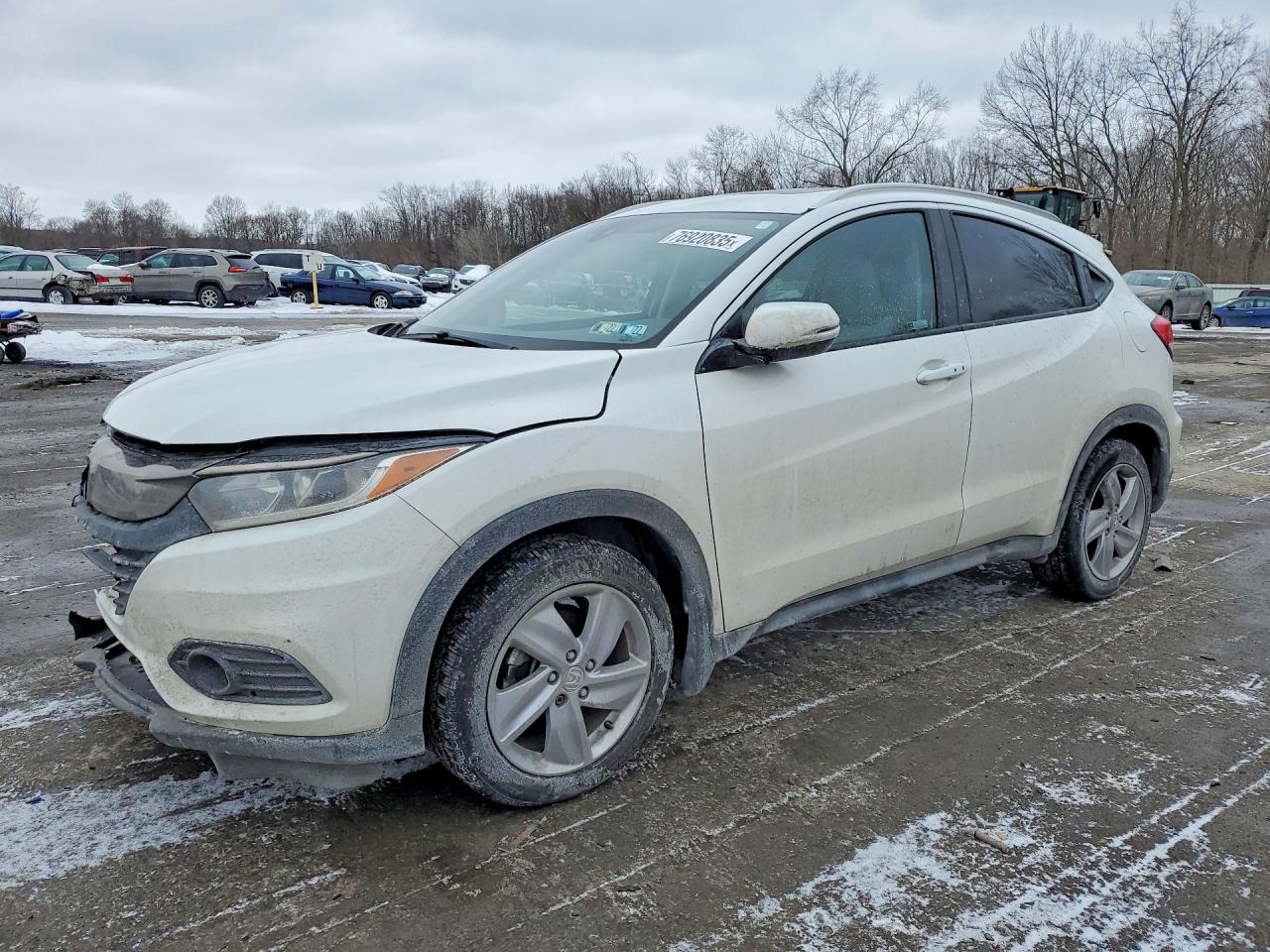 Salvage Honda HR-V Image