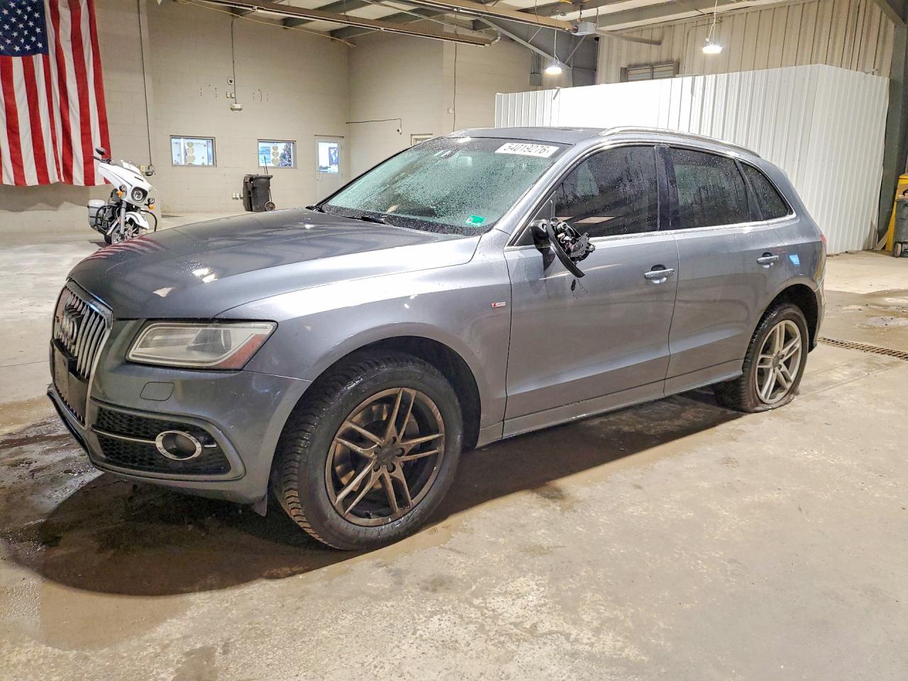 Salvage Audi Q5 Image