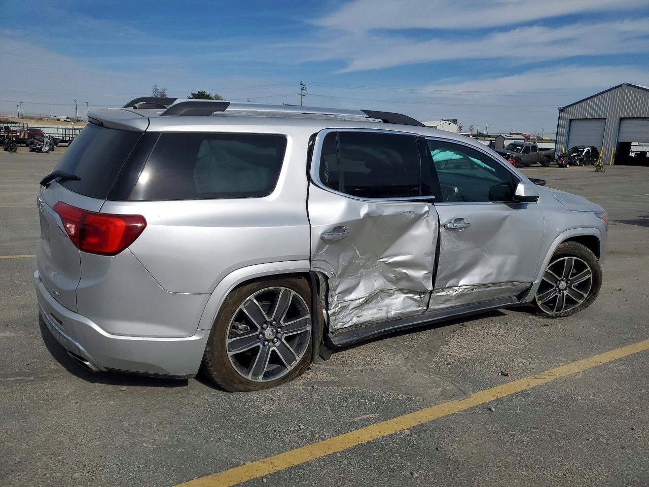 GMC Acadia Denali