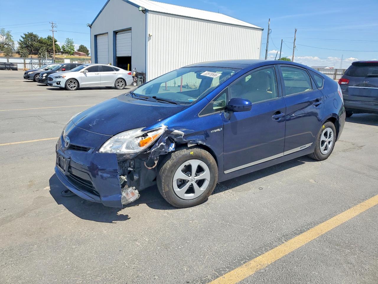 Salvage Toyota Prius Image