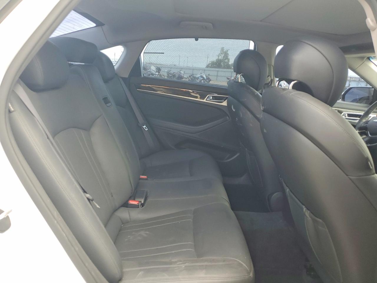 Hyundai Genesis 3.8l