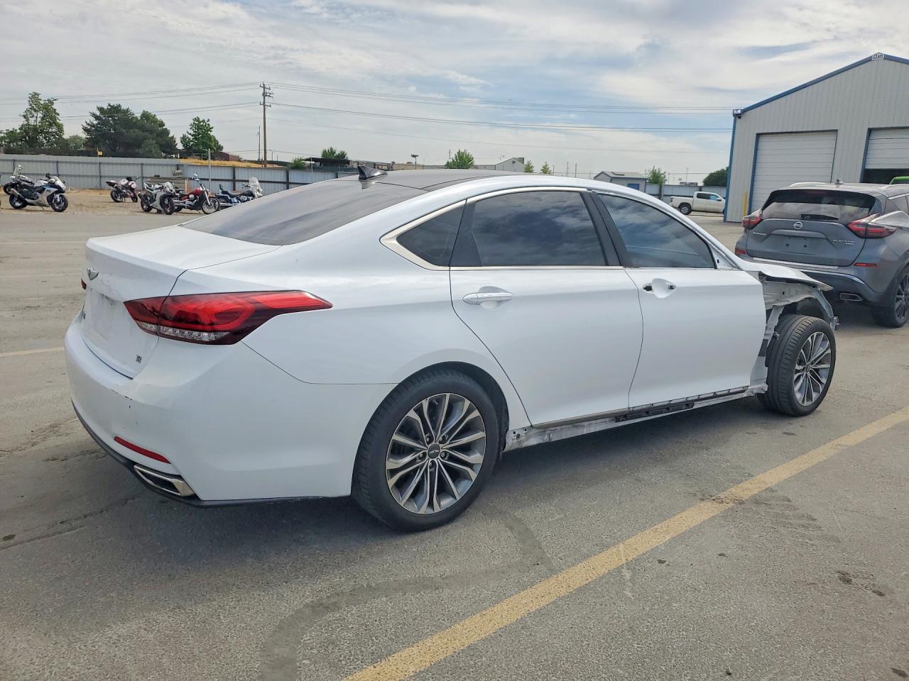 Hyundai Genesis 3.8l