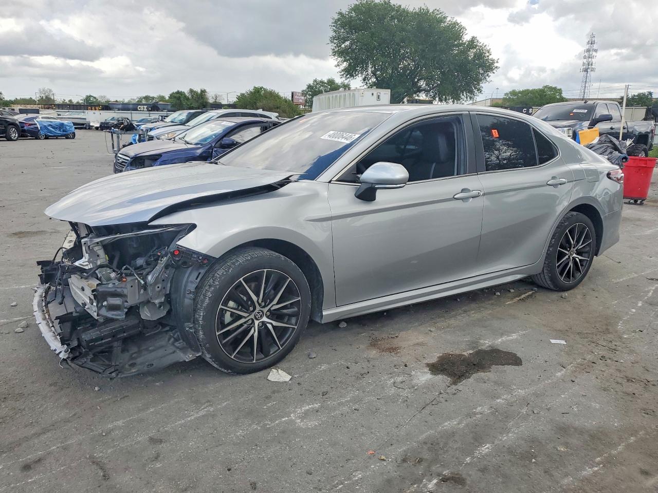 Salvage Toyota Camry Image