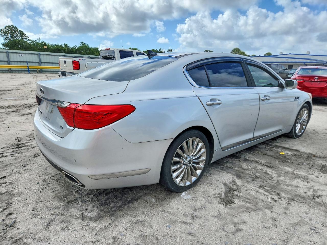 Kia K900 Luxury