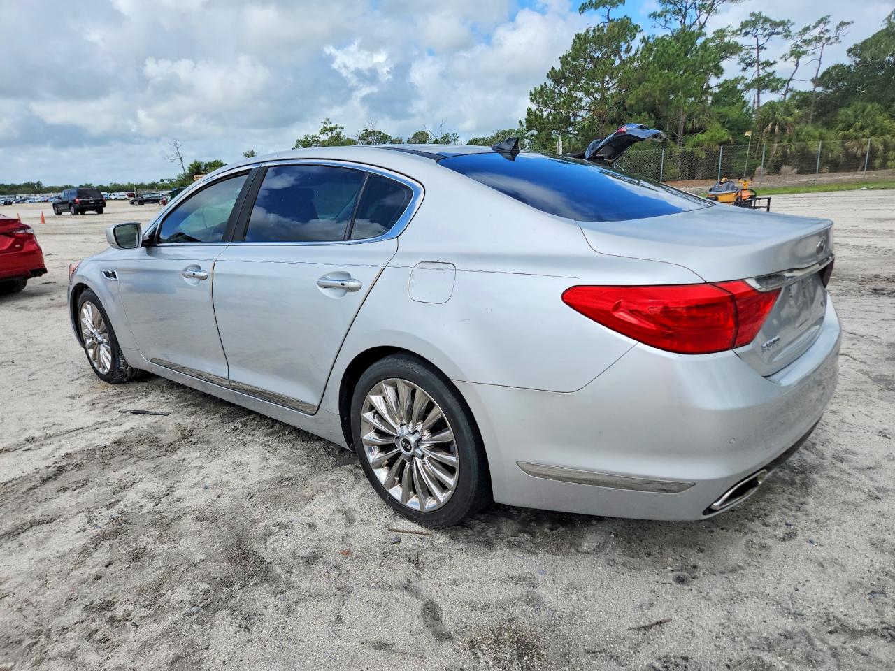 Kia K900 Luxury