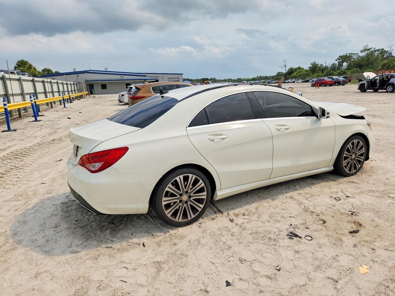 Mercedes-Benz Cla-class 250