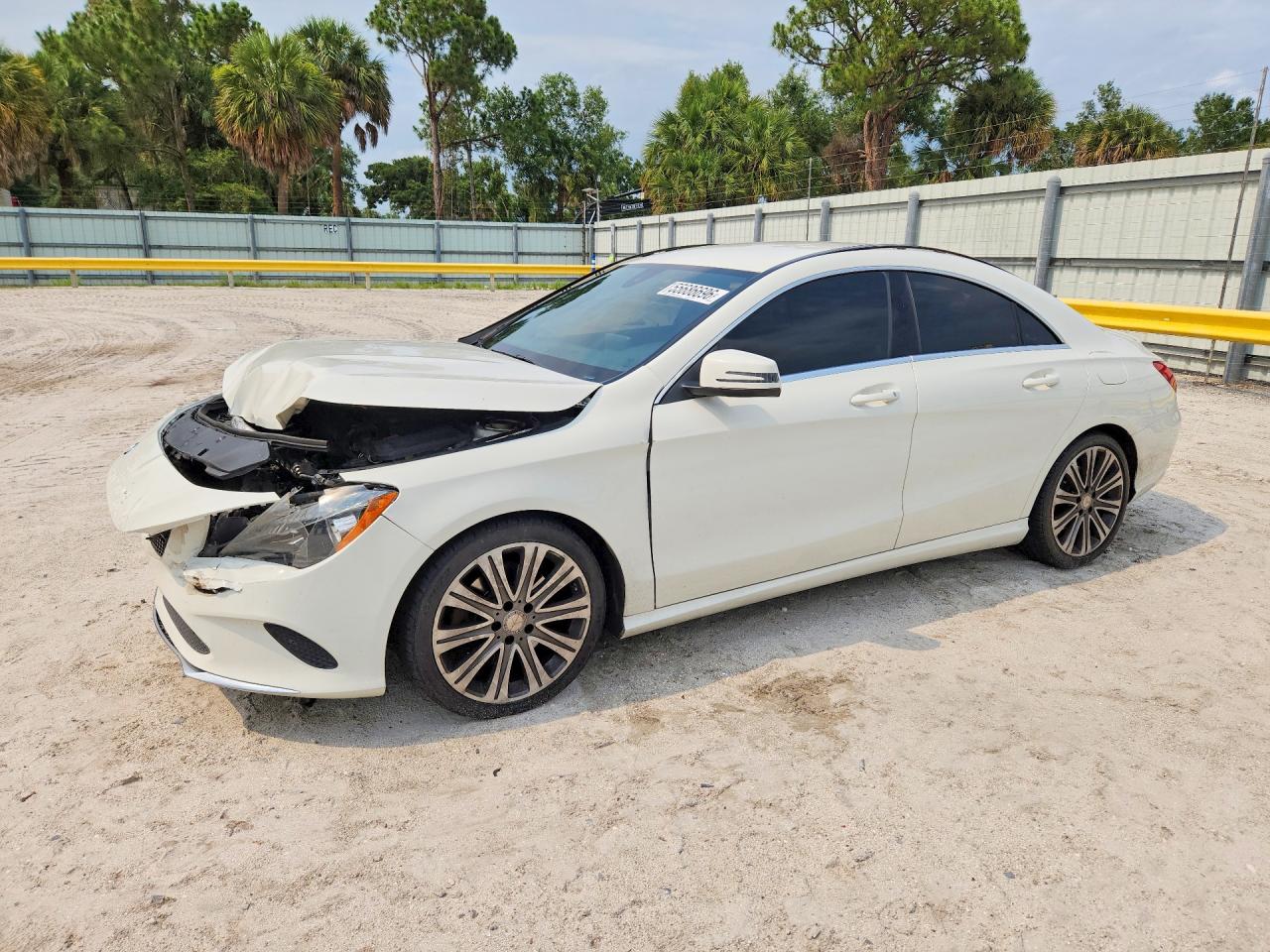 Salvage Mercedes-Benz Cla-class Image