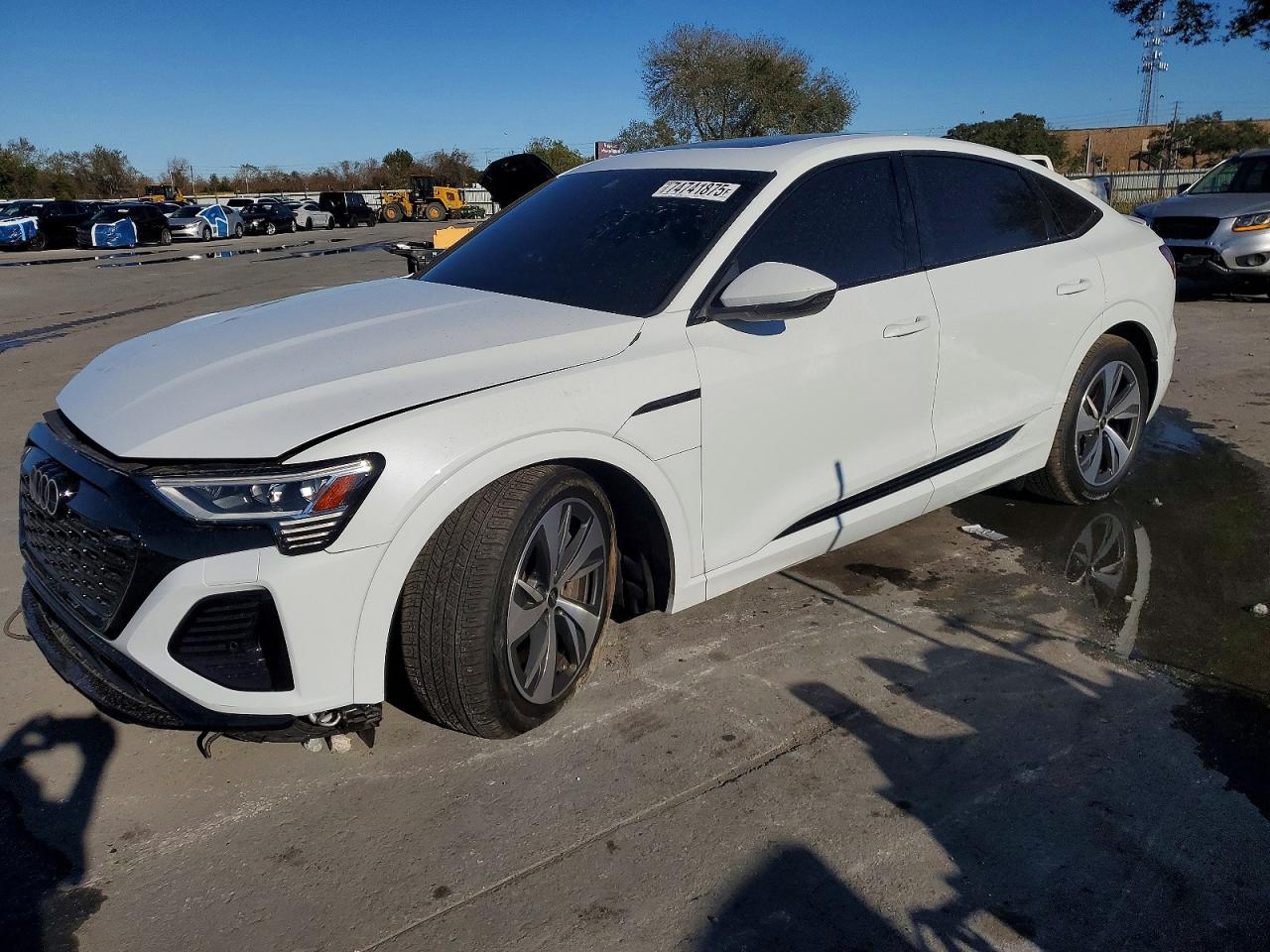 Salvage Audi Q8 Image