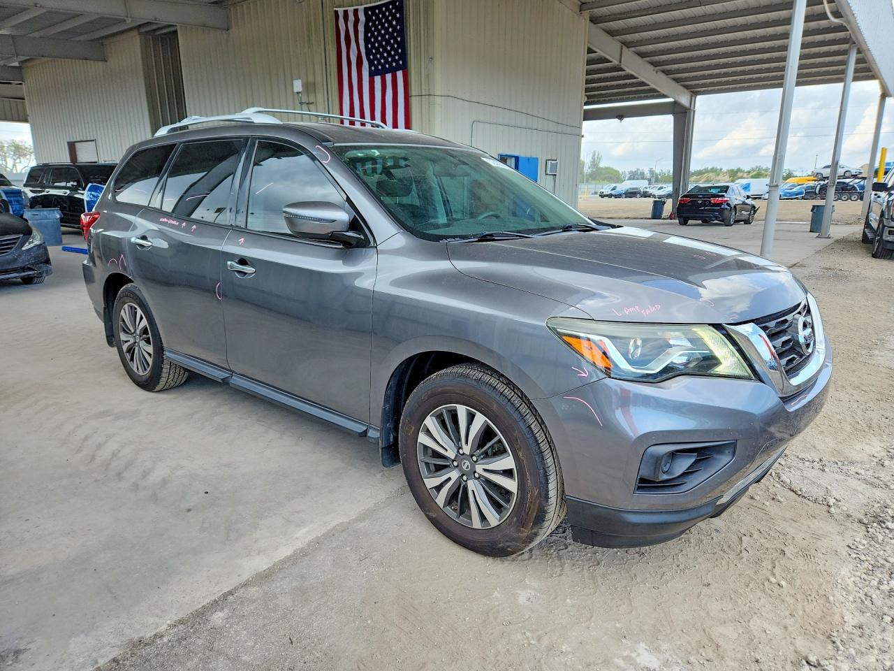 Nissan Pathfinder S