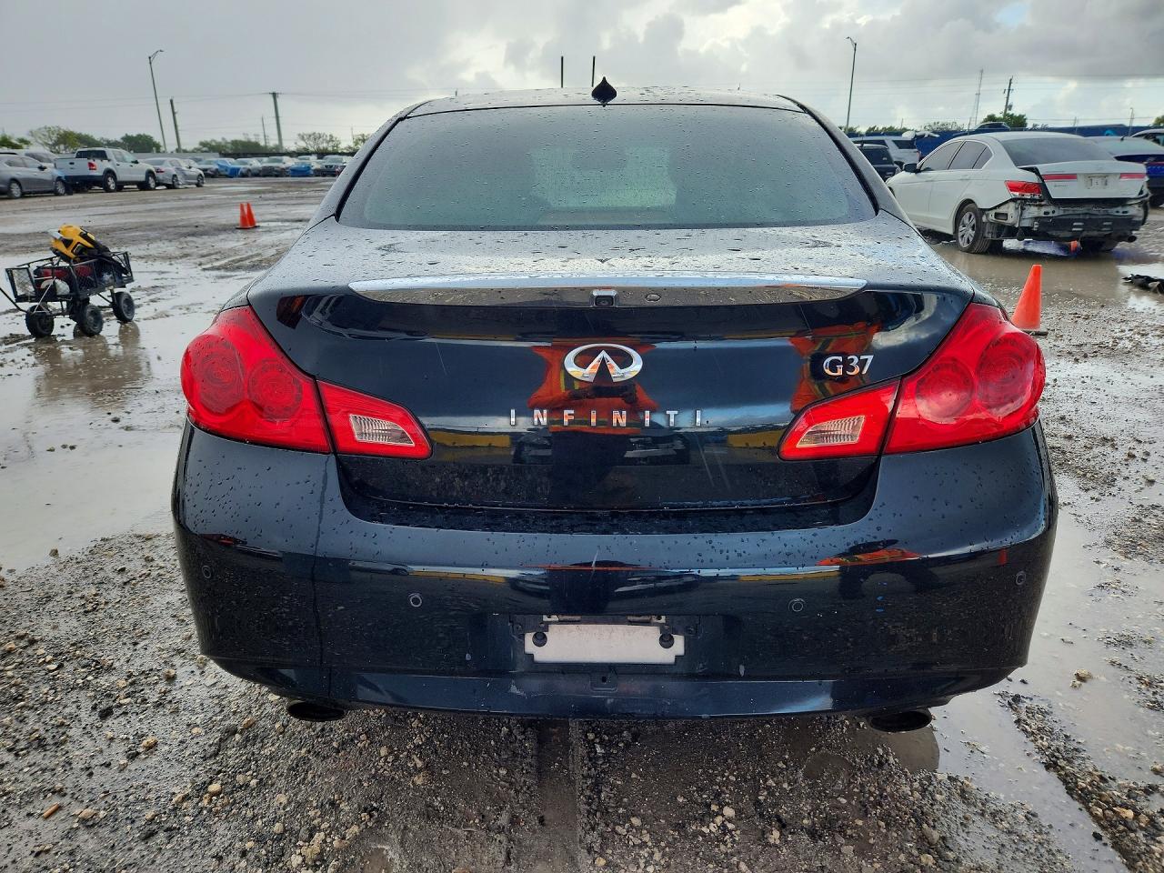 INFINITI G37 Journey