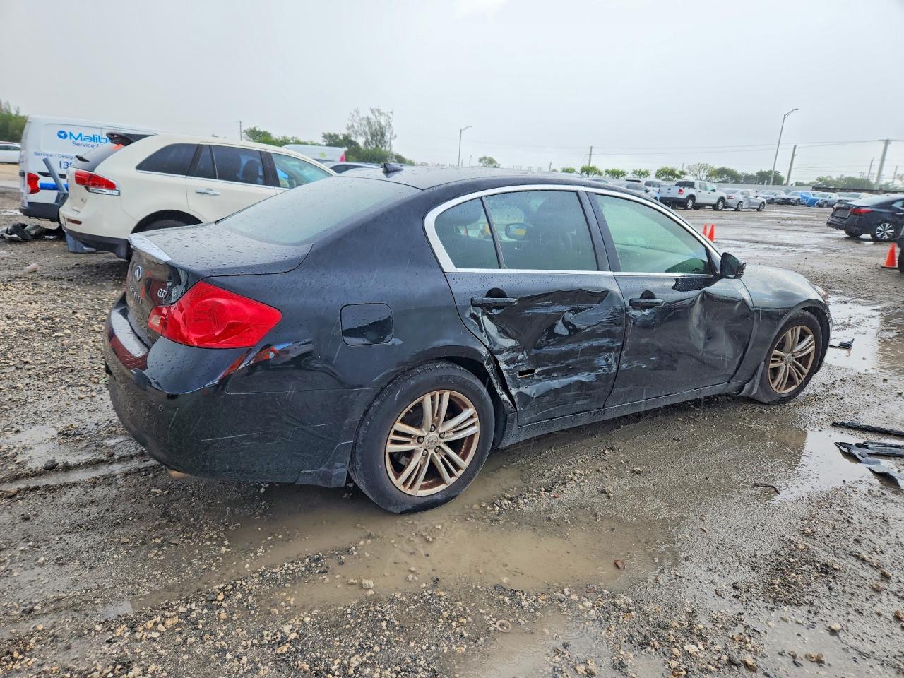 INFINITI G37 Journey