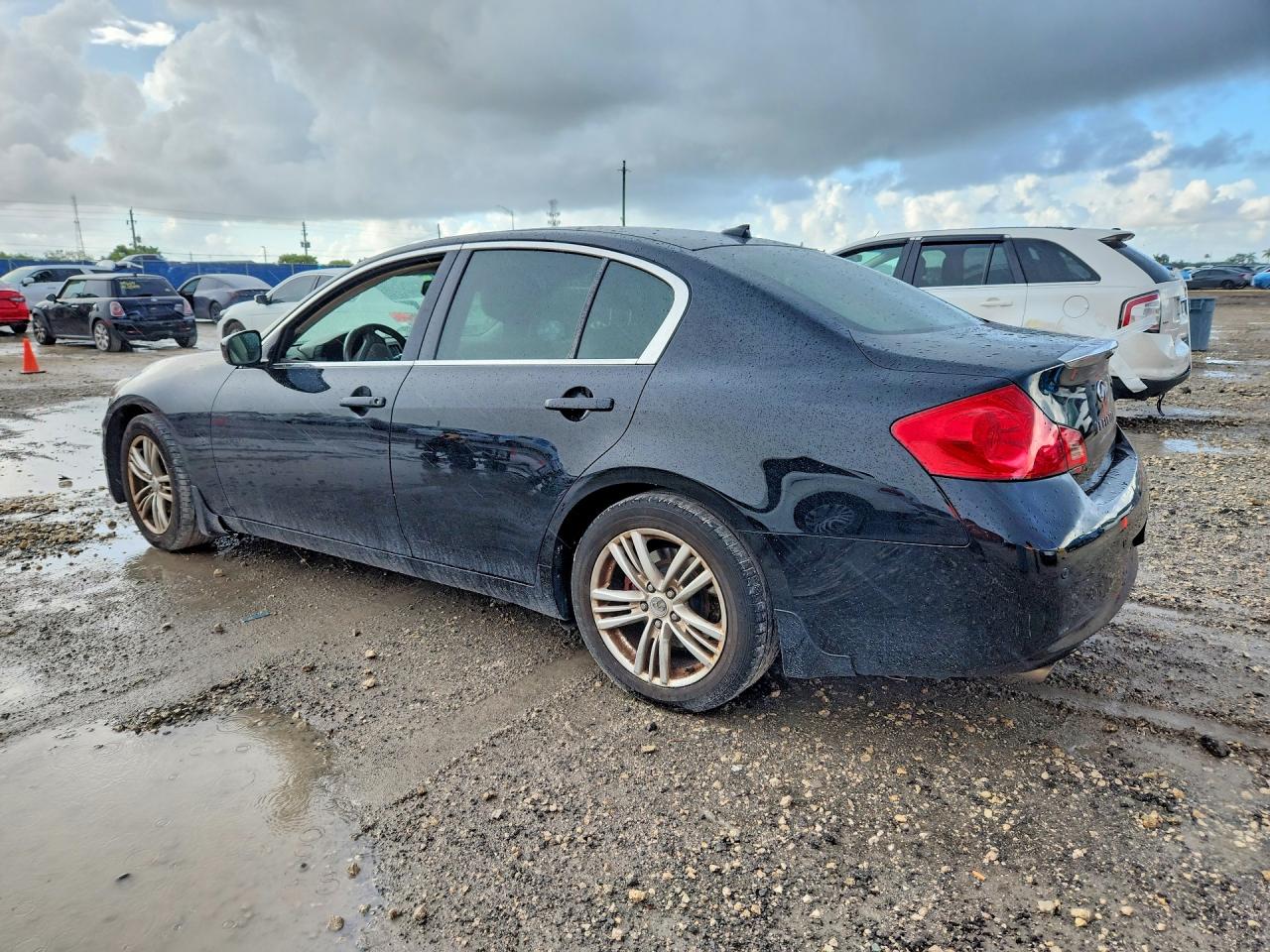 INFINITI G37 Journey