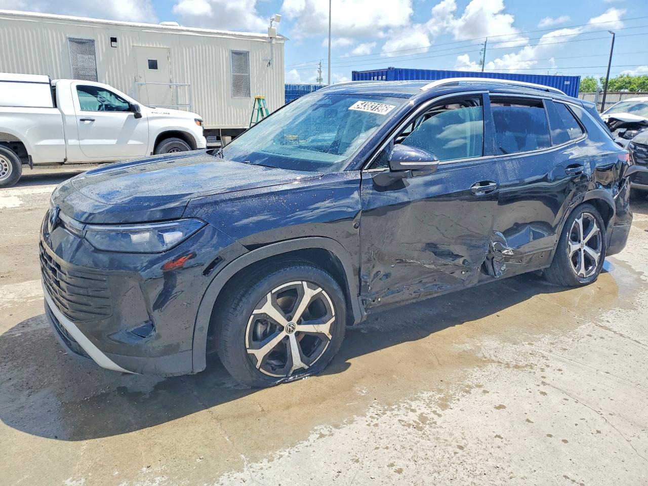 Salvage Volkswagen Tiguan Image