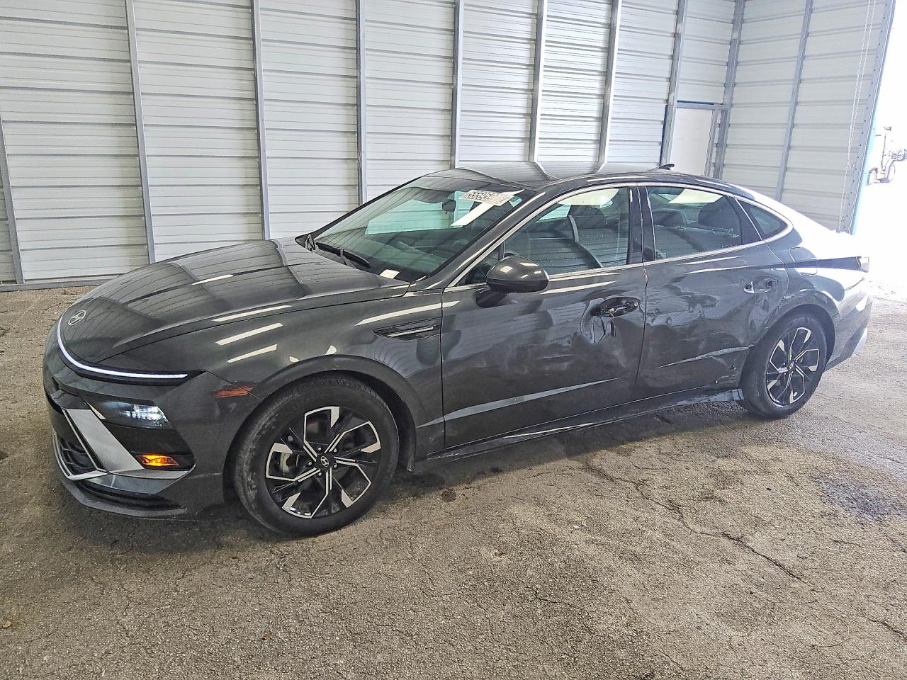 Salvage Hyundai SONATA Image