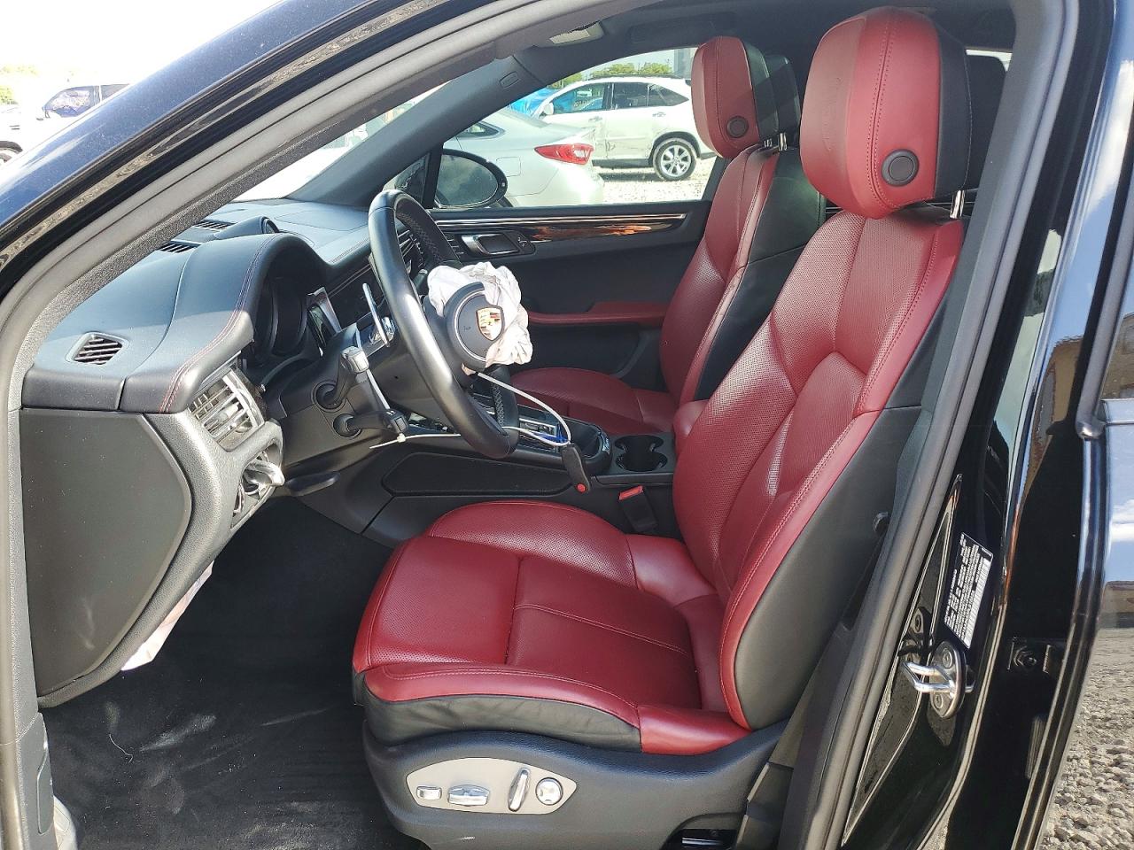 Porsche Macan Base
