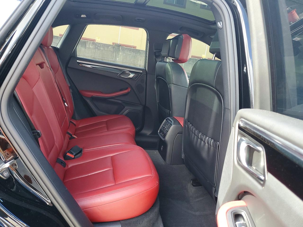 Porsche Macan Base