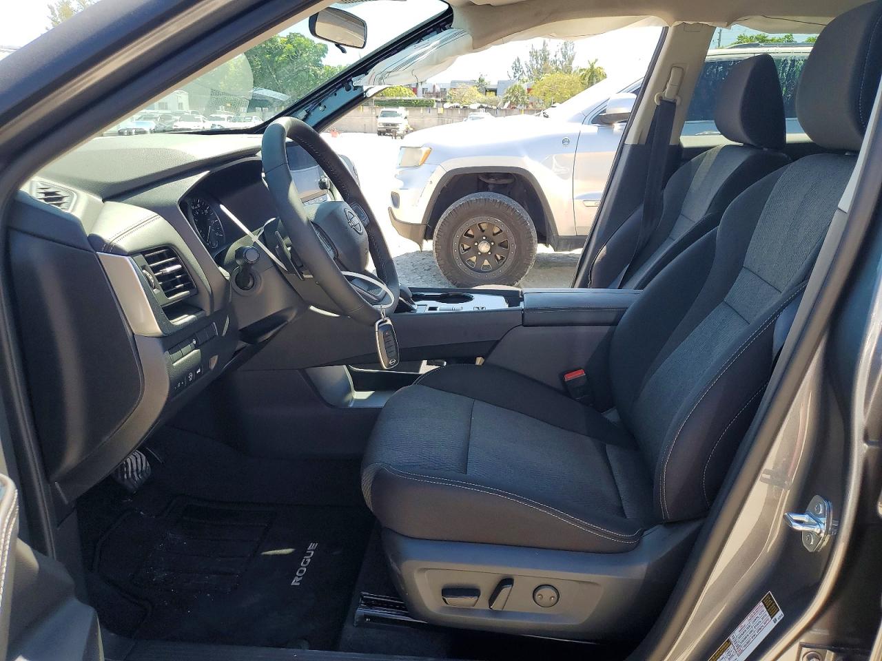 Nissan Rogue Sv