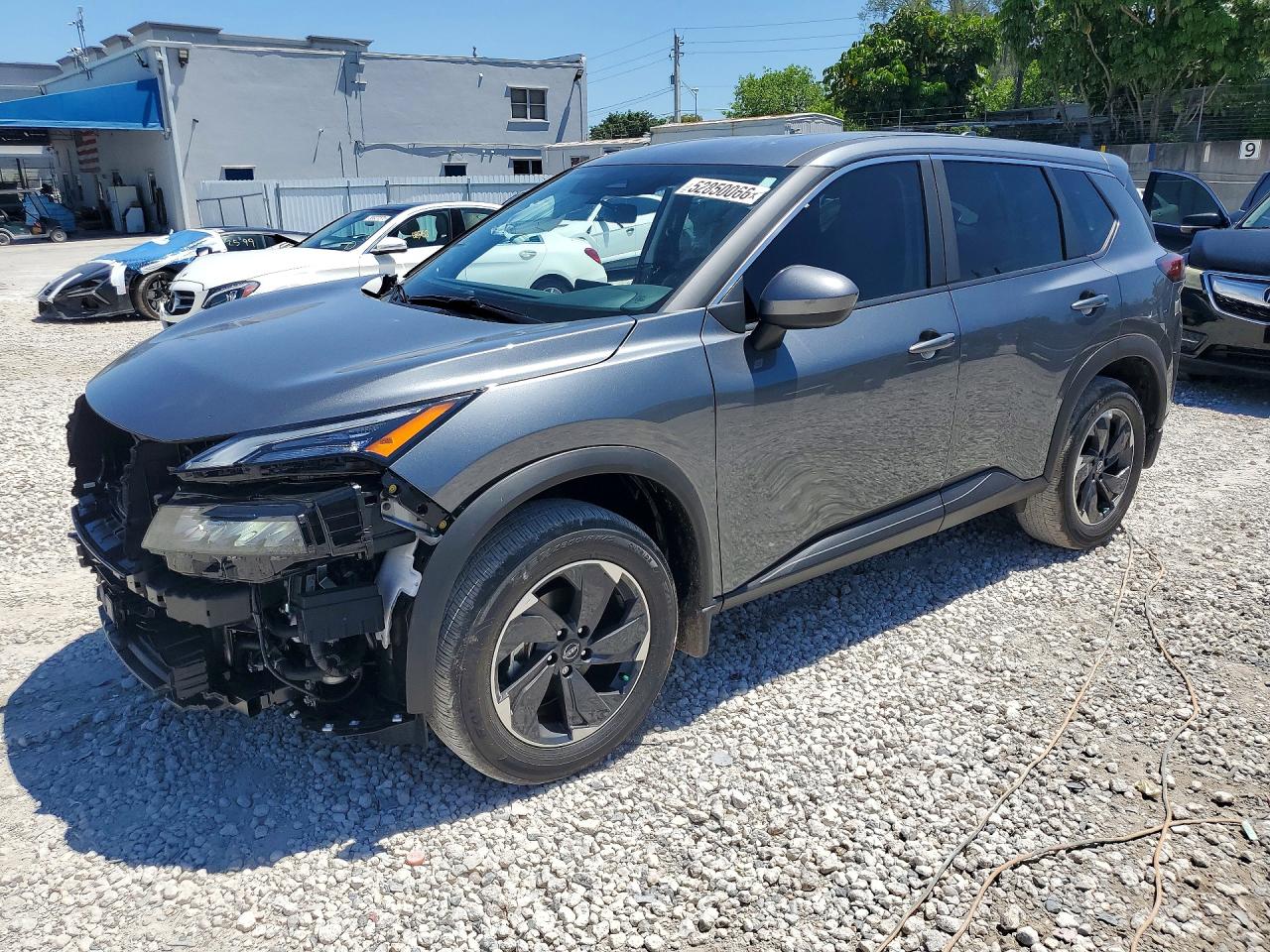 Salvage Nissan Rogue Image