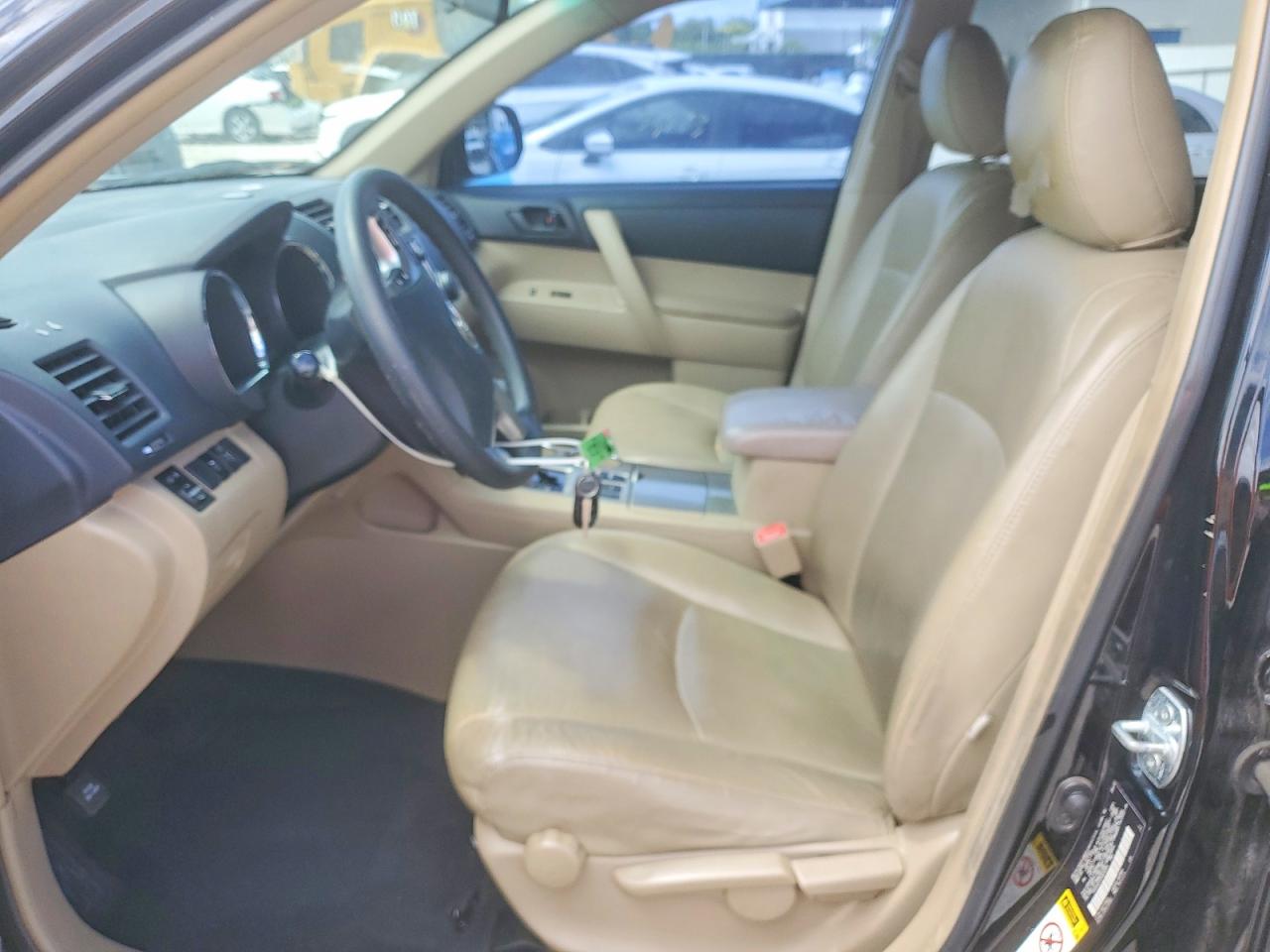 Toyota Highlander Base