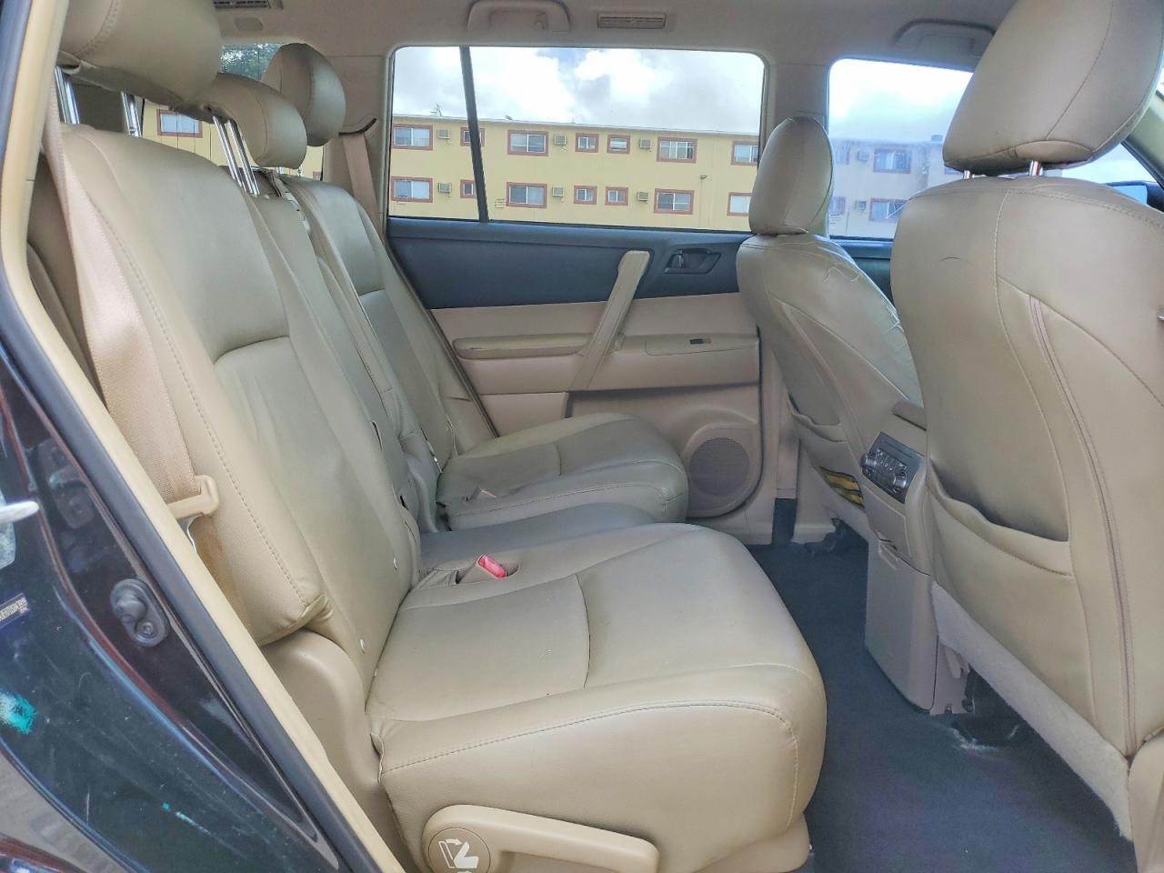 Toyota Highlander Base