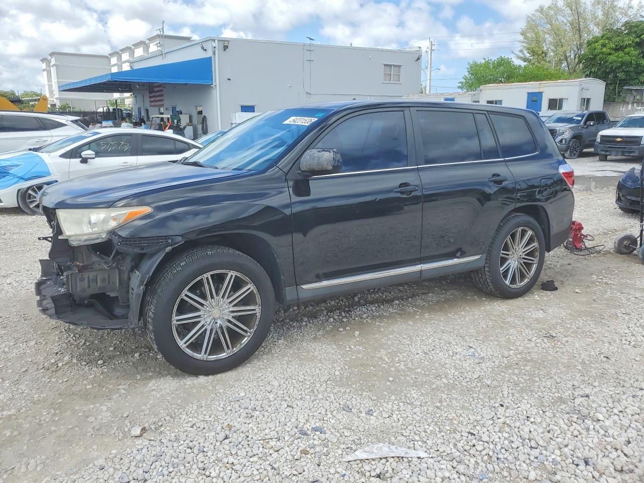 Salvage Toyota Highlander Image