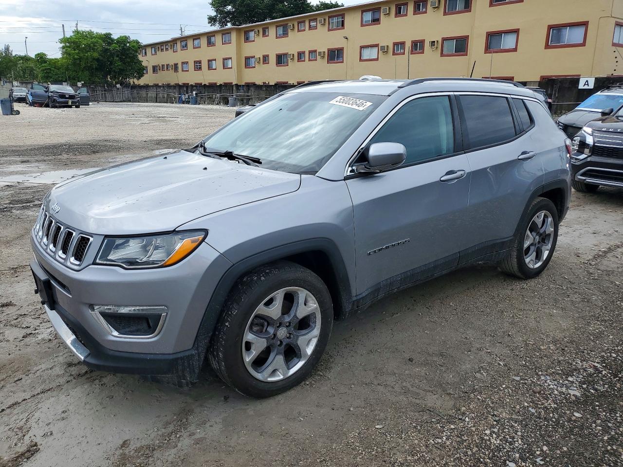 Salvage Jeep Compass Image