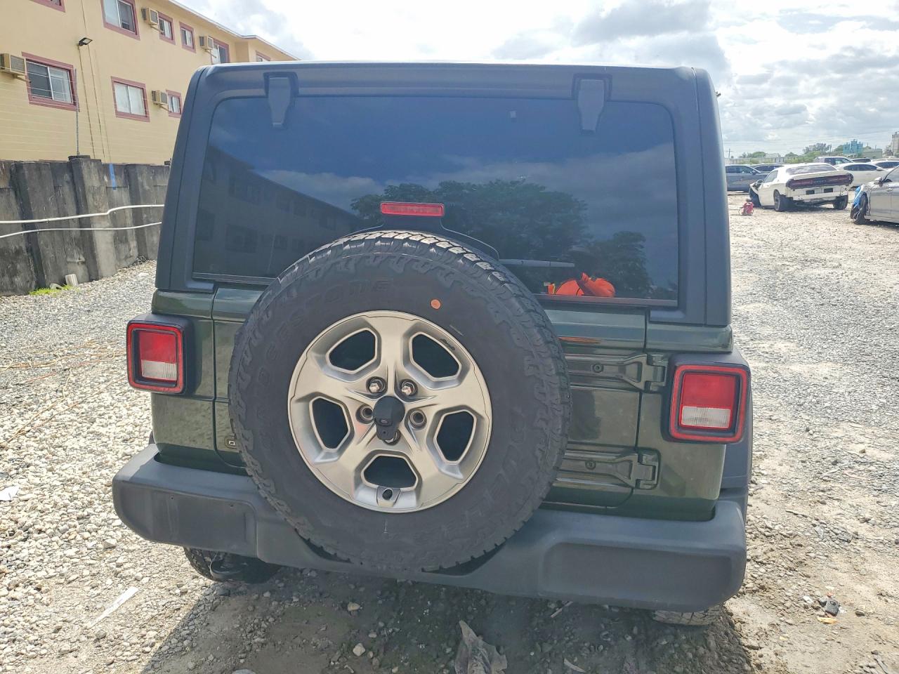 Jeep Wrangler Sahara