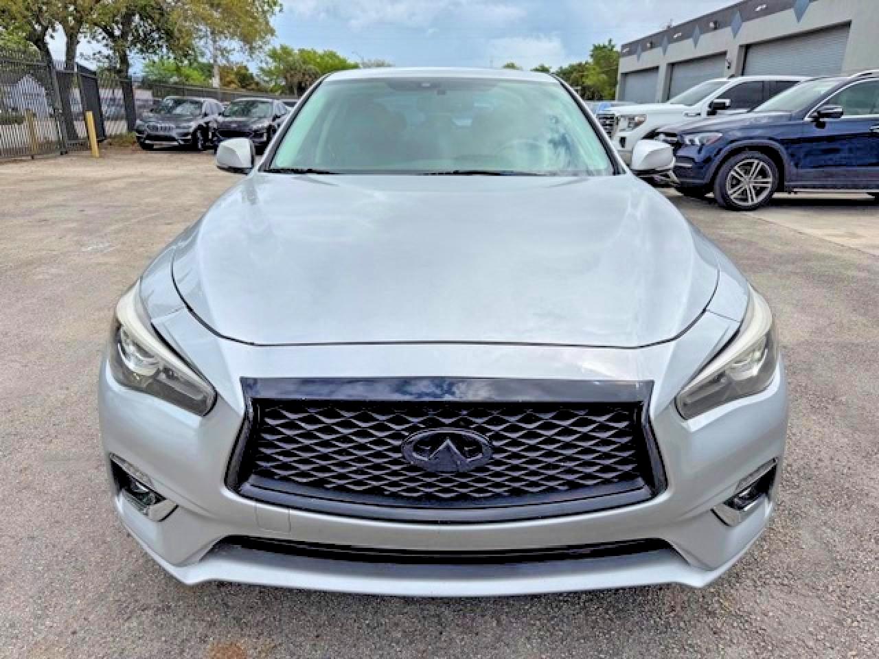 INFINITI Q50 2.0t L 2.0t Luxe