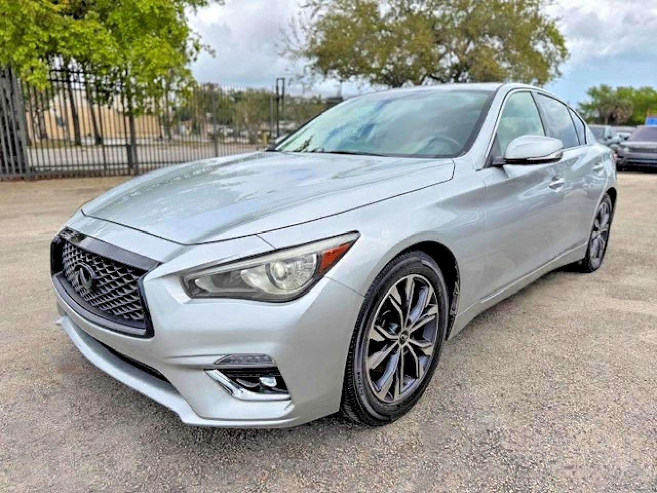 Salvage INFINITI Q50 Image