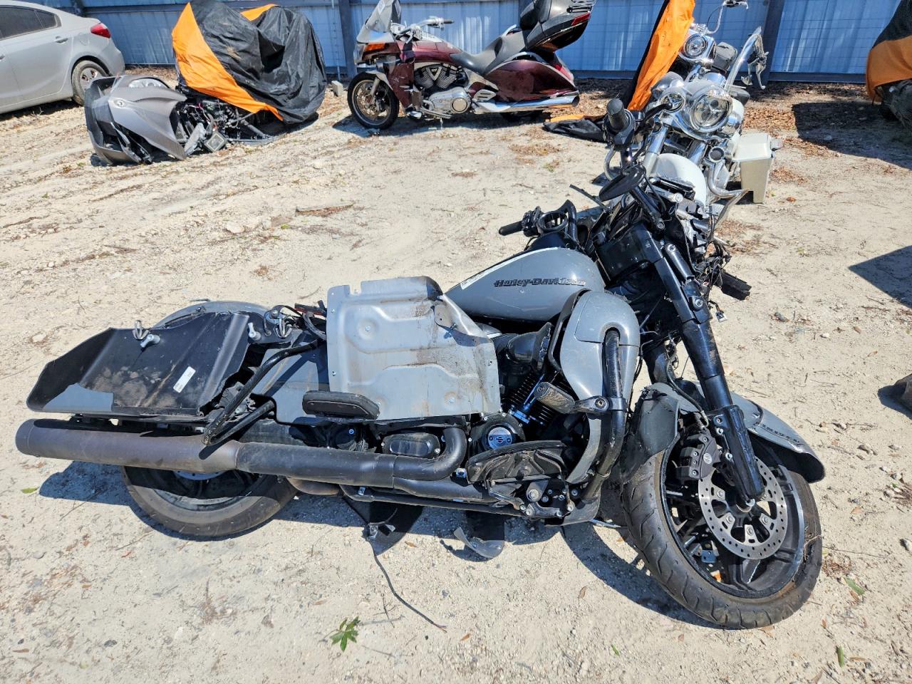 Salvage Harley-Davidson Fl Image