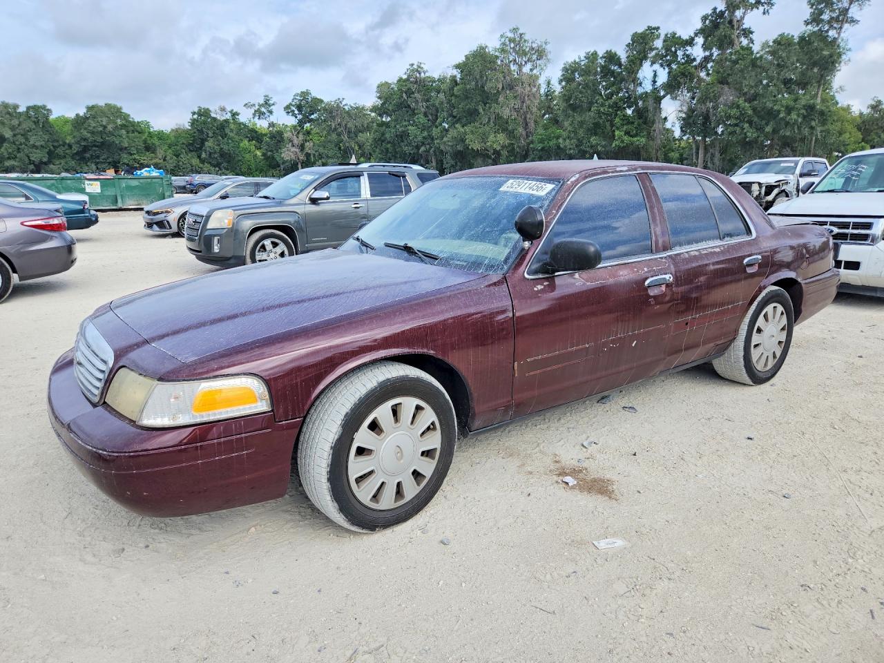 Salvage Ford Crown Vic Image