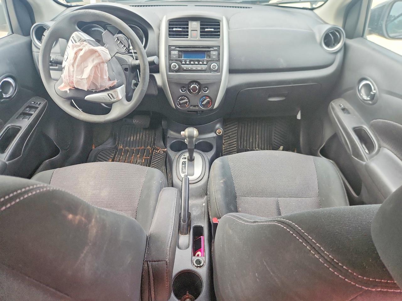 Nissan Versa Sv