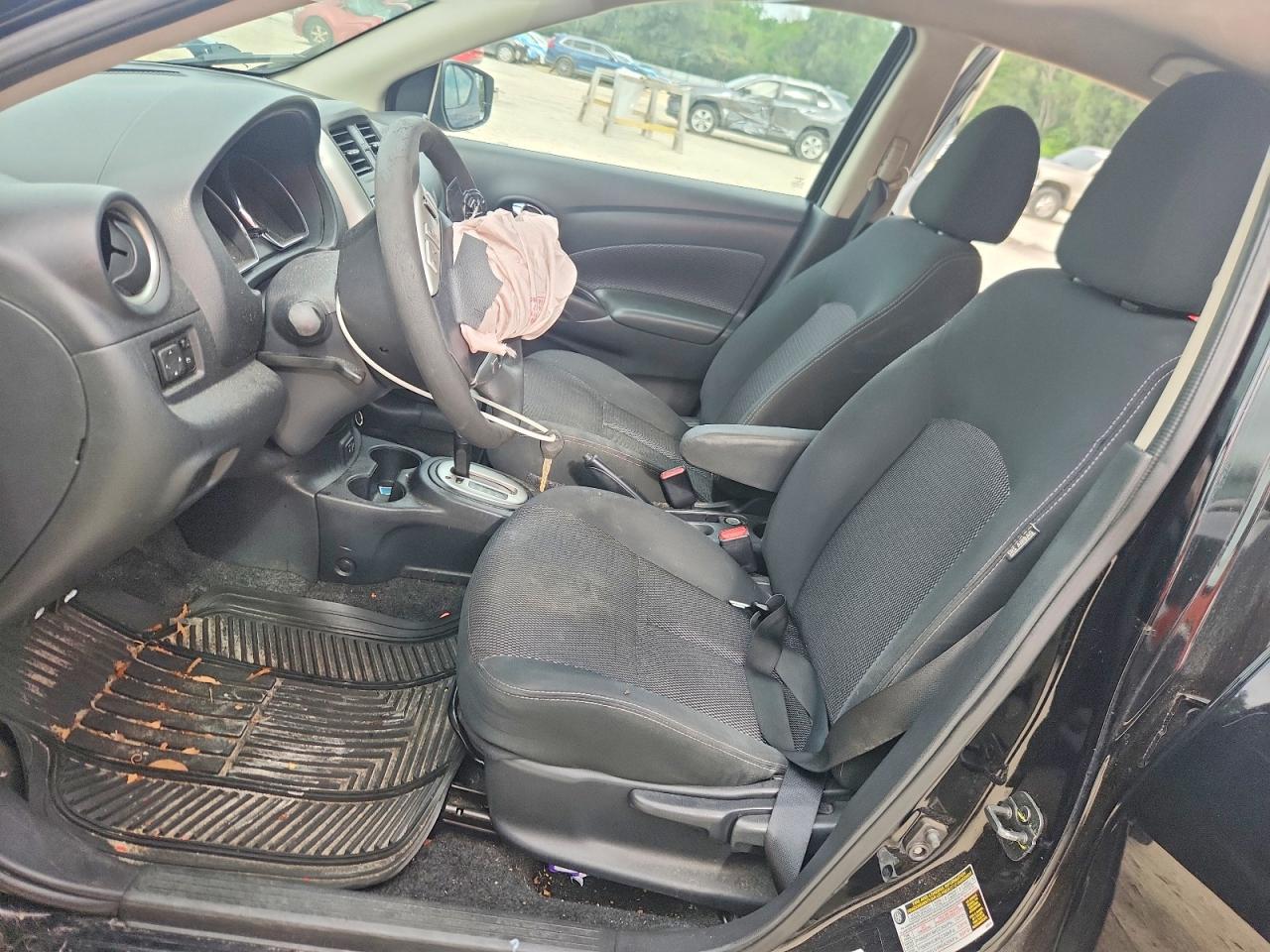 Nissan Versa Sv