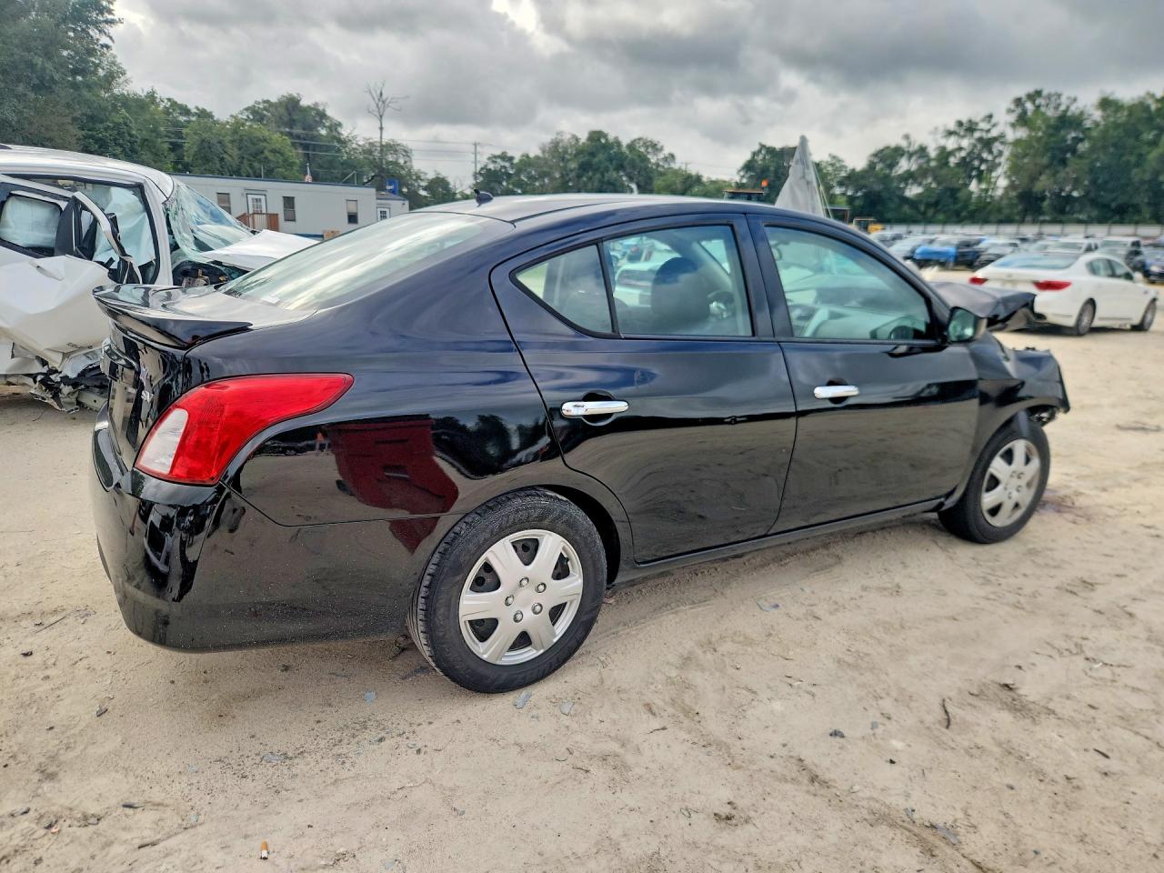 Nissan Versa Sv
