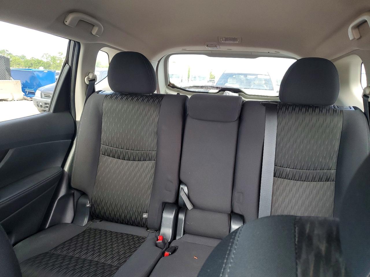 Nissan Rogue S