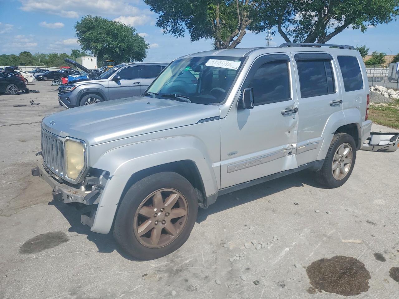 Salvage Jeep Liberty Image