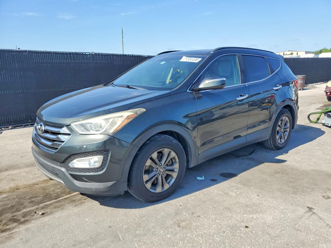 Salvage Hyundai SANTA FE Image