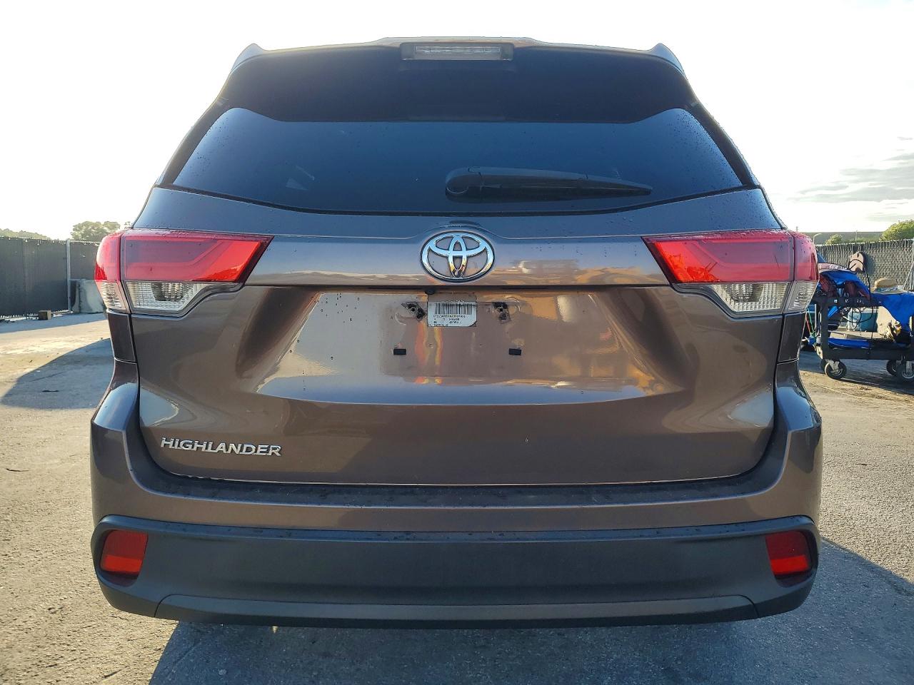 Toyota Highlander Le