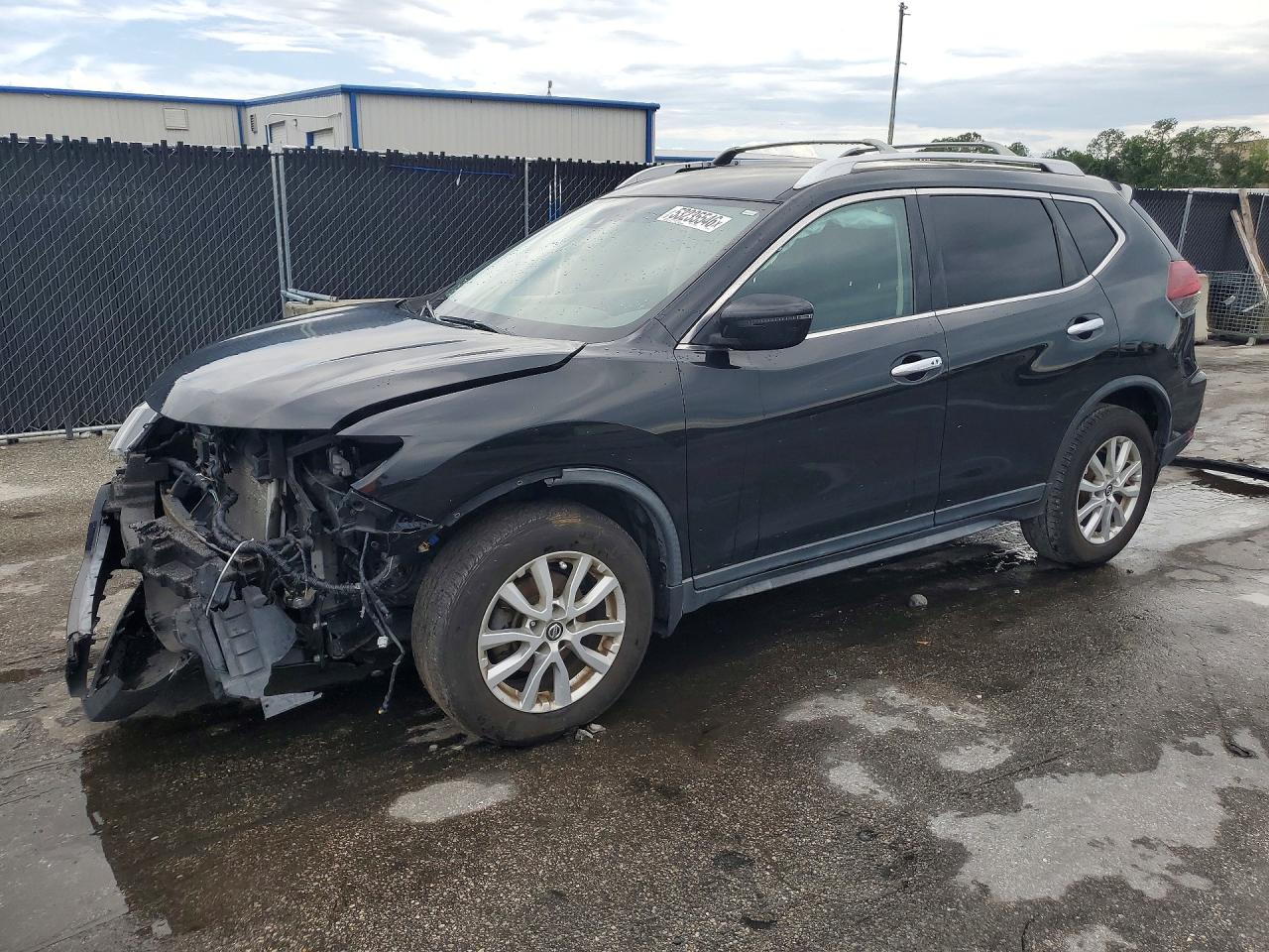 Salvage Nissan Rogue Image