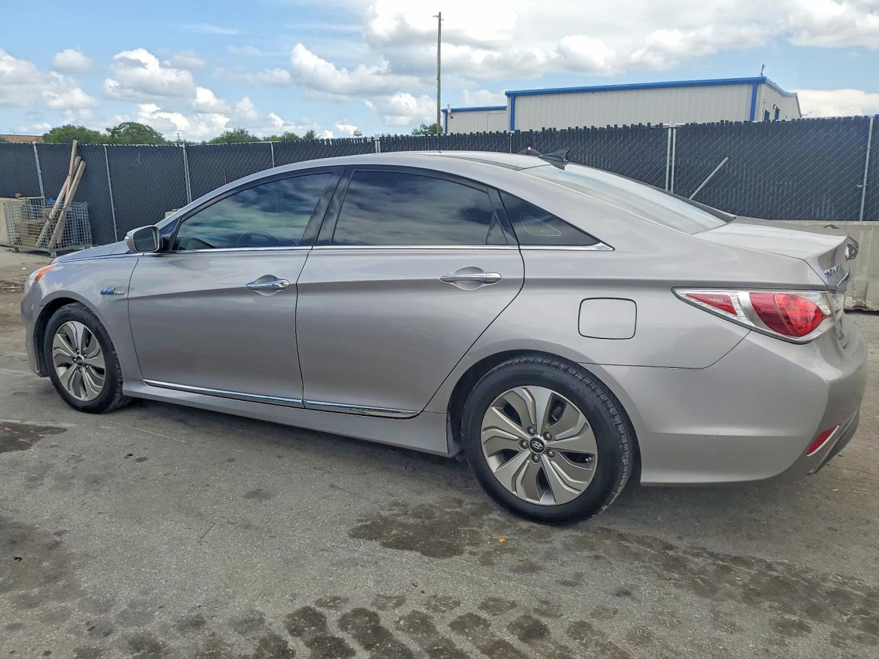 Hyundai SONATA Hybrid