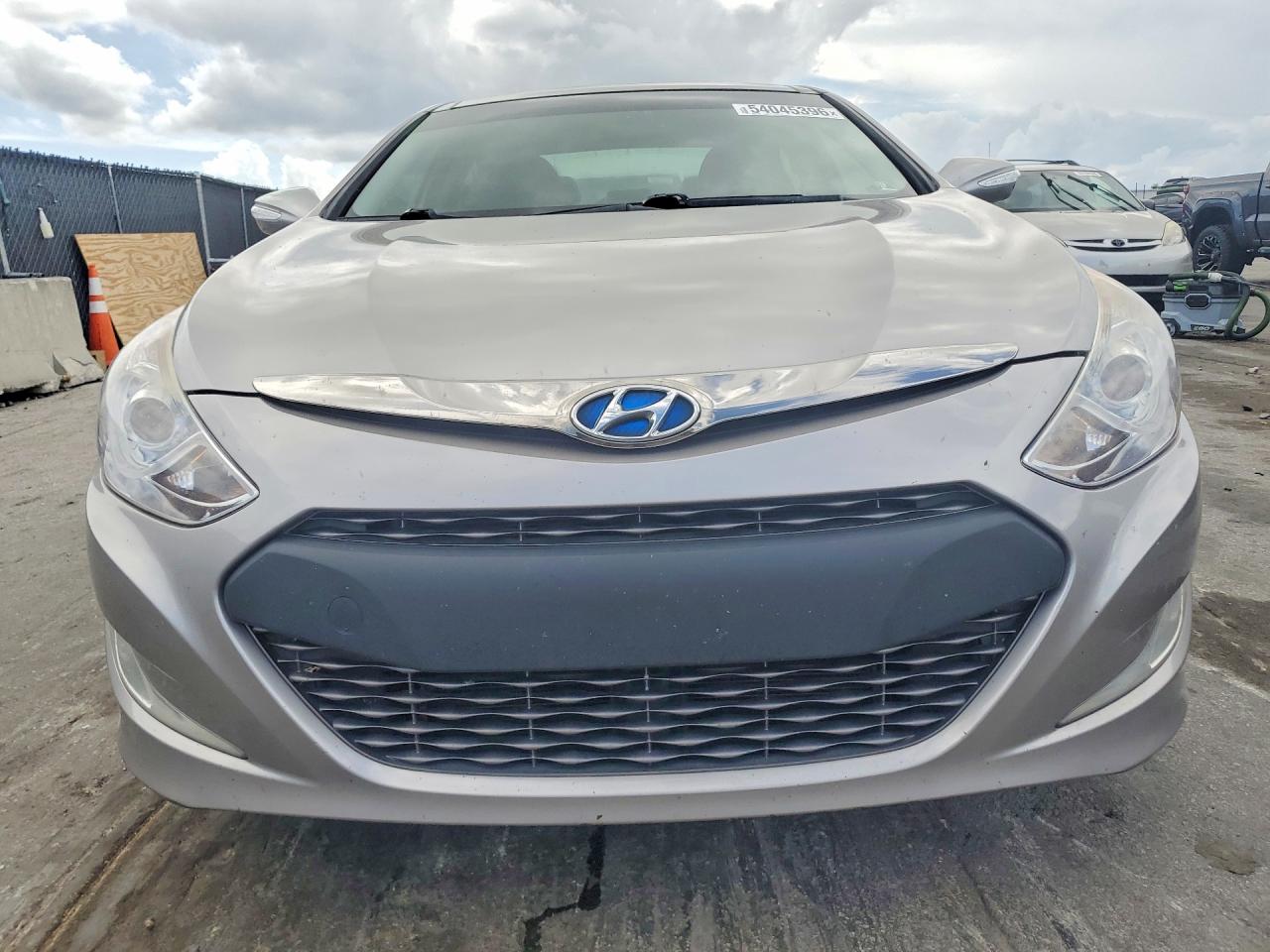 Hyundai SONATA Hybrid