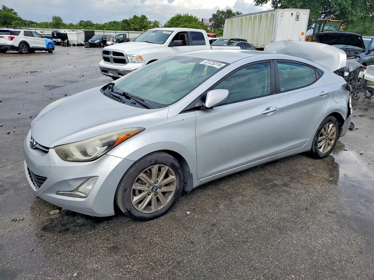 Salvage Hyundai ELANTRA Image